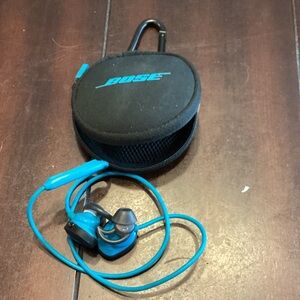 Bose Teal Earbuds with Black Case